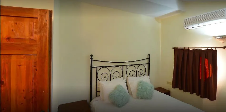 Boutique Suites At The Moonlight オルデニズ アパート